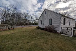 51 Lafayette Dr, Shirley, NY 11967 - Photo 17