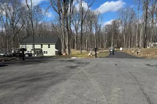 11 Alexandra Matthews Rd, Wallkill, NY 12589 - Photo 3