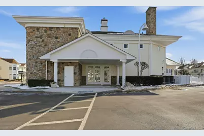 604 Narragansett Villas Drive, Lindenhurst, NY 11757 - Photo 23