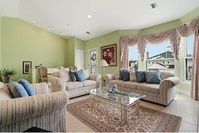 604 Narragansett Villas Drive, Lindenhurst, NY 11757 - Photo 9