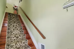 604 Narragansett Villas Dr, Lindenhurst, NY 11757 - Photo 3