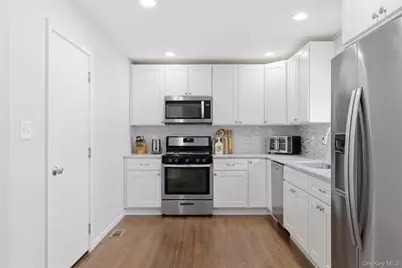 30 Linwood Place, Massapequa Park, NY 11762 - Photo 7