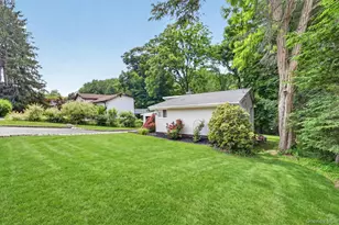 35 Wheeler Dr, Cortlandt Manor, NY 10567 - Photo 3