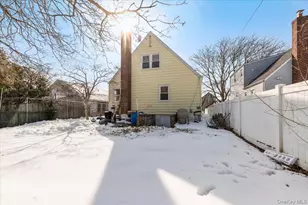 33 McKee St, Floral Park, NY 11001 - Photo 31