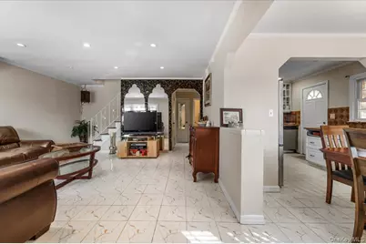 33 McKee Street, Floral Park, NY 11001 - Photo 3