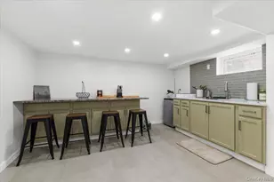 33 McKee St, Floral Park, NY 11001 - Photo 23