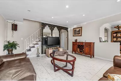 33 McKee Street, Floral Park, NY 11001 - Photo 5