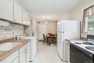 7 Joni Drive, Mount Sinai, NY 11766 - Photo 11