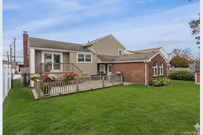 253 E Meadow Avenue, East Meadow, NY 11554 - Photo 23