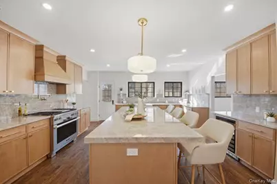 18 Lakeside Drive, New Rochelle, NY 10801 - Photo 5