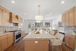 18 Lakeside Dr, New Rochelle, NY 10801 - Photo 5