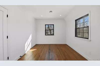 18 Lakeside Drive, New Rochelle, NY 10801 - Photo 29