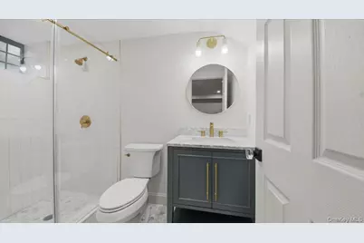 18 Lakeside Drive, New Rochelle, NY 10801 - Photo 35