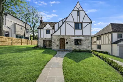 18 Lakeside Drive, New Rochelle, NY 10801 - Photo 1