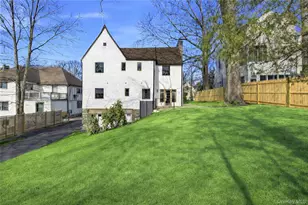 18 Lakeside Dr, New Rochelle, NY 10801 - Photo 37