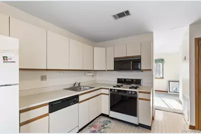 422 Panorama, Mohegan Lake, NY 10547 - Photo 9