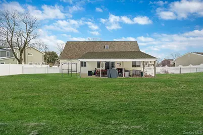 158 Spiral Road, Holtsville, NY 11742 - Photo 11