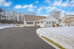 158 Spiral Rd, Holtsville, NY 11742 - Photo 3