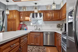 379 Washington Ave, Roosevelt, NY 11575 - Photo 7