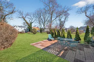 379 Washington Ave, Roosevelt, NY 11575 - Photo 31