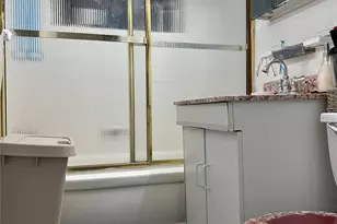 87-15 204th St, Hollis, NY 11423 - Photo 11