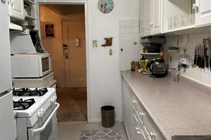 87-15 204th St, Hollis, NY 11423 - Photo 7