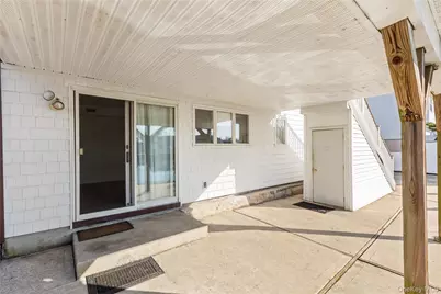 809 Canal Street, Lindenhurst, NY 11757 - Photo 23