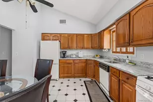 809 Canal St, Lindenhurst, NY 11757 - Photo 7