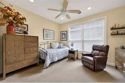 556 Pacing Way #556, Westbury, NY 11590 - Photo 15