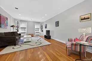 26 Hamilton Pl, Garden City, NY 11530 - Photo 5