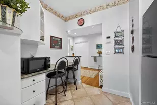 26 Hamilton Pl, Garden City, NY 11530 - Photo 11