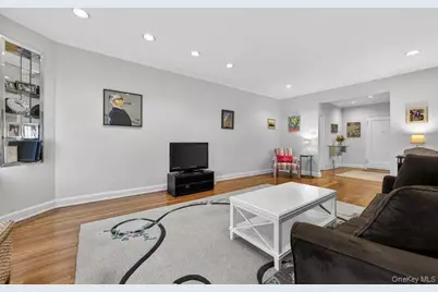 26 Hamilton Place #A2, Garden City, NY 11530 - Photo 7