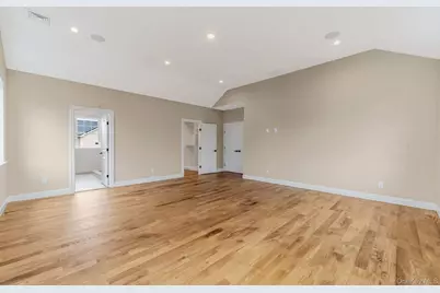 457 Pond Path, East Setauket, NY 11733 - Photo 19