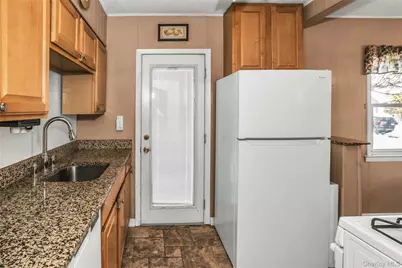 232 Ribbon Street, Franklin Square, NY 11010 - Photo 7