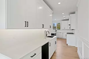 457 Pond Path, East Setauket, NY 11733 - Photo 11