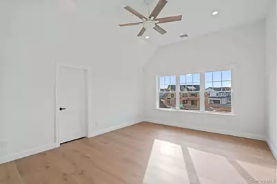 457 Pond Path, East Setauket, NY 11733 - Photo 19