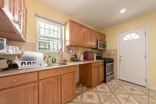 134-49 230th St, Springfield Gardens, NY 11413 - Photo 5