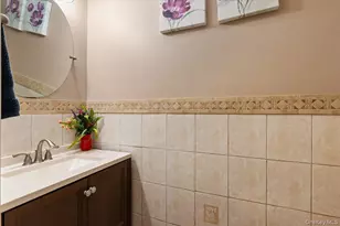 4 Raintree court, Deer Park, NY 11729 - Photo 9