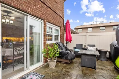 4 Raintree Court #4, Deer Park, NY 11729 - Photo 5