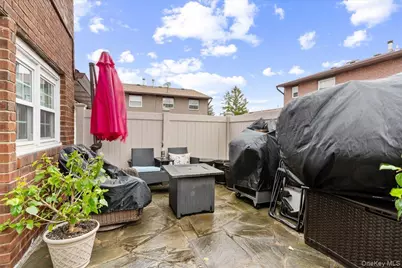 4 Raintree Court #4, Deer Park, NY 11729 - Photo 3