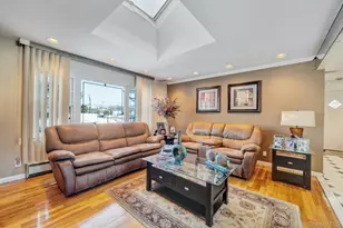 1 Stauber Dr, Plainview, NY 11803 - Photo 5