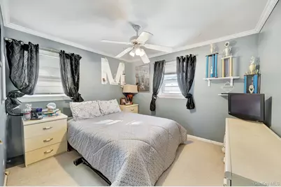 1 Stauber Drive, Plainview, NY 11803 - Photo 19