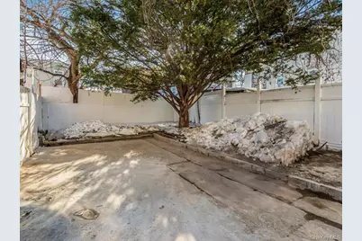 940 E 212th Street, Bronx, NY 10469 - Photo 15