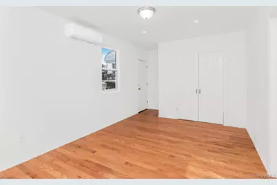 940 E 212th Street, Bronx, NY 10469 - Photo 11