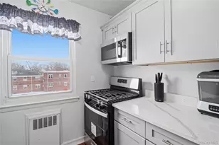 198-28 Pompeii Ave, Hollis, NY 11423 - Photo 9