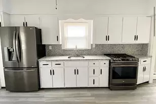 21 Duane St, Farmingdale, NY 11735 - Photo 3