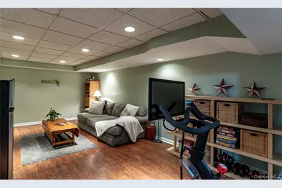 97 Village Green, Bardonia, NY 10954 - Photo 31