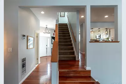 97 Village Green, Bardonia, NY 10954 - Photo 5