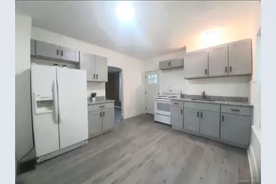 124 South Avenue, Poughkeepsie, NY 12601 - Photo 3