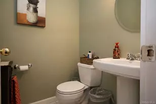 111 High Point Cir, Newburgh, NY 12550 - Photo 11